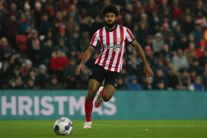 Ellis Simms on the ball for Sunderland